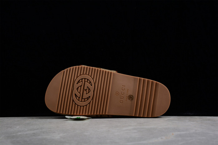 G*u*i* sandal106