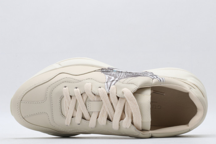 G*u*i* trainer sneaker19