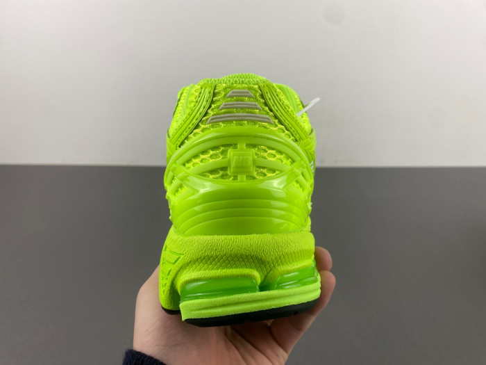 NEW BALANCE 1906R NB000052