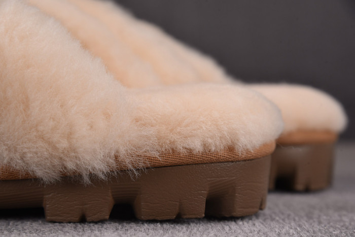 UGG SANDALS 6