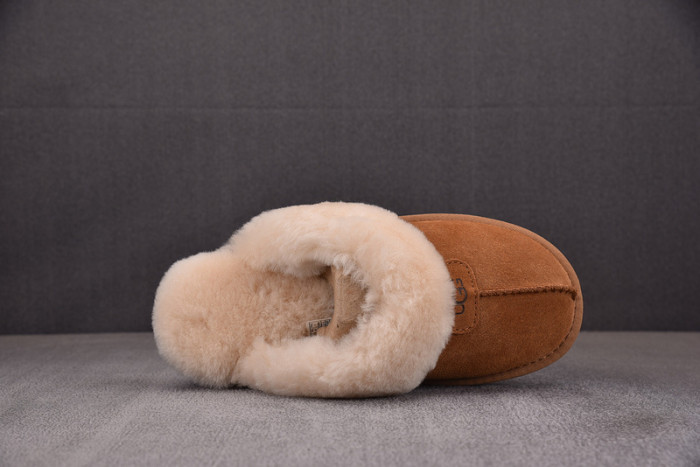 UGG SANDALS 6