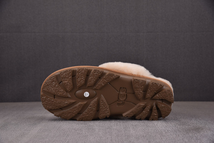 UGG SANDALS 6