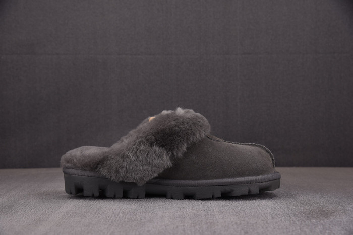 UGG SANDALS 4