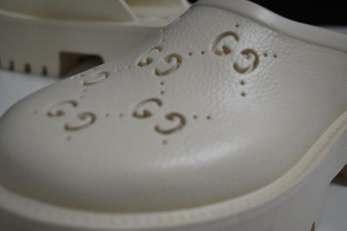 G*u*i* sandal92