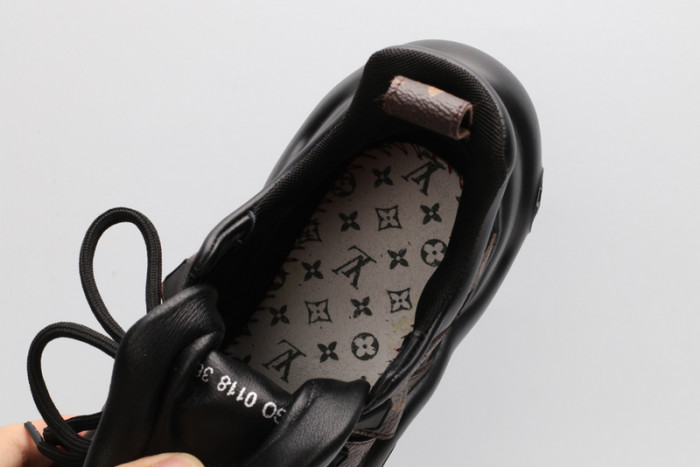LV snekaers  L000006