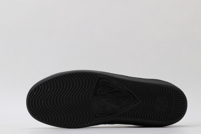 G*u*i* trainer sneaker71