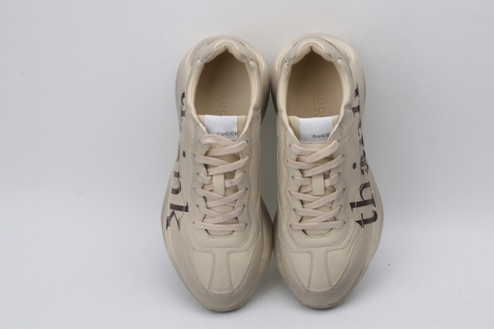 G*u*i* trainer sneaker4