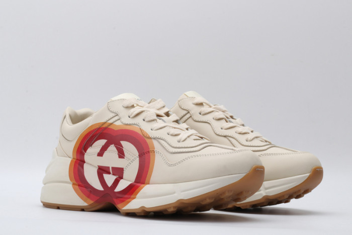 G*u*i* trainer sneaker5