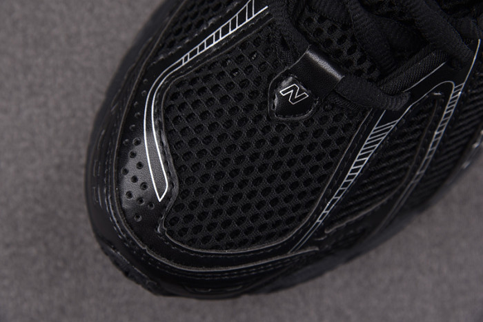 NEW BALANCE 1906R NB000038
