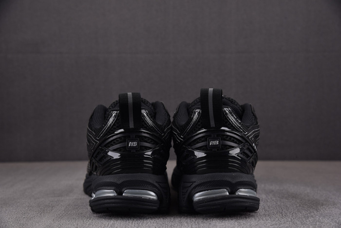 NEW BALANCE 1906R NB000038