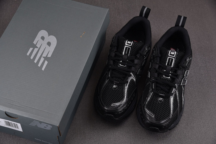 NEW BALANCE 1906R NB000038