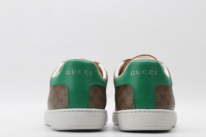G*u*i* trainer sneaker52