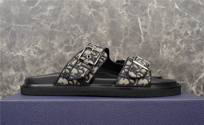 Dio*r sandal 29
