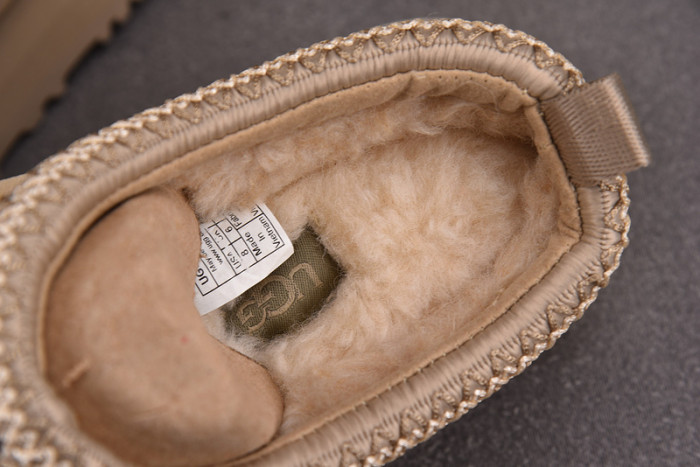 UGG SANDALS 8