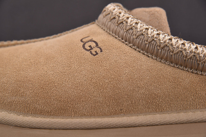 UGG SANDALS 8