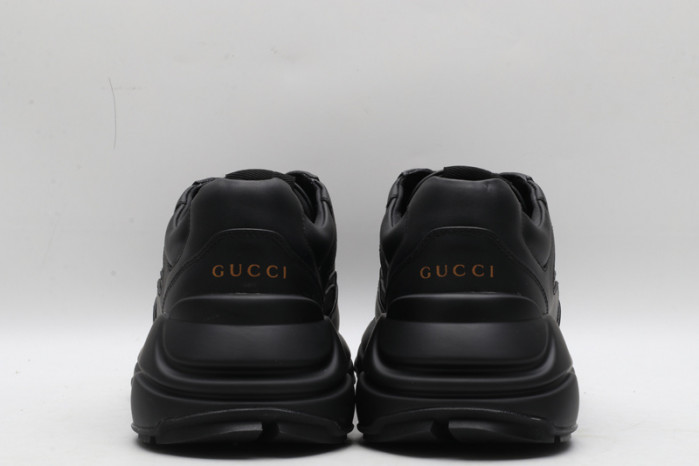 G*u*i* trainer sneaker86