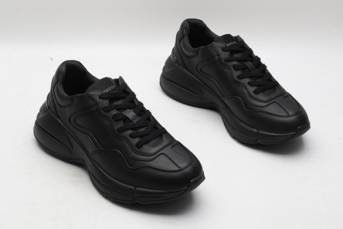 G*u*i* trainer sneaker86
