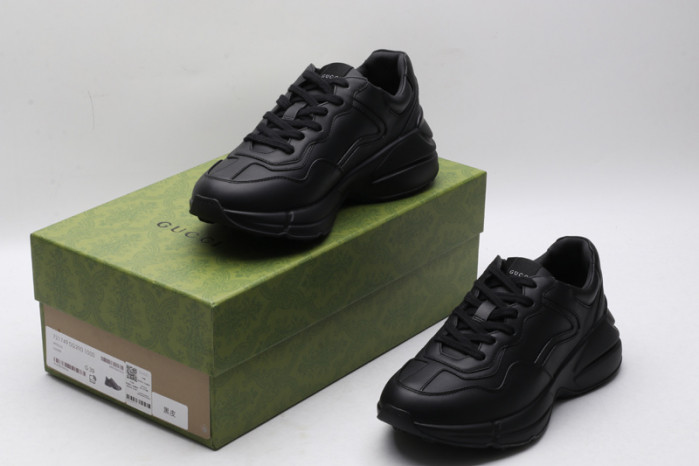 G*u*i* trainer sneaker86