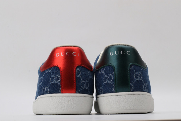 G*u*i* trainer sneaker78
