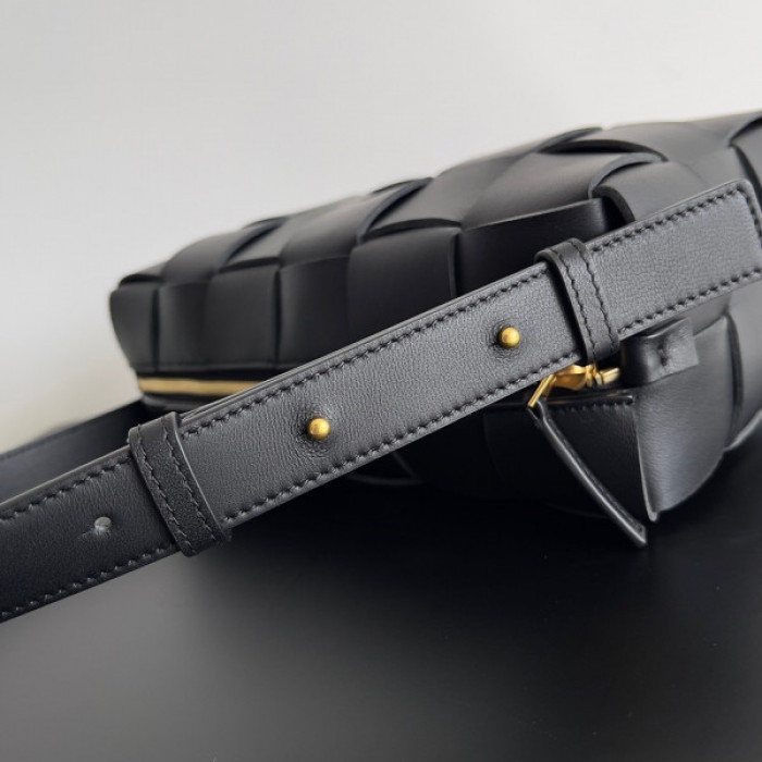 BV BAG18