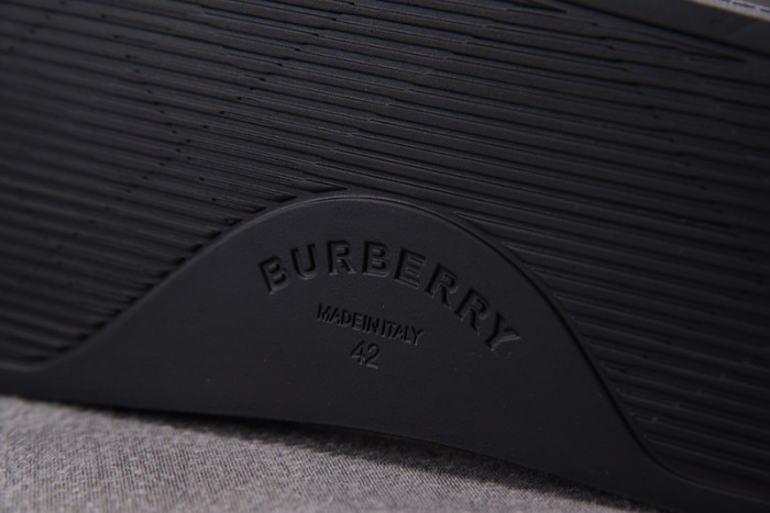 BURBER*Y Sandal9