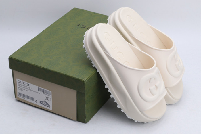 G*u*i* sandal104