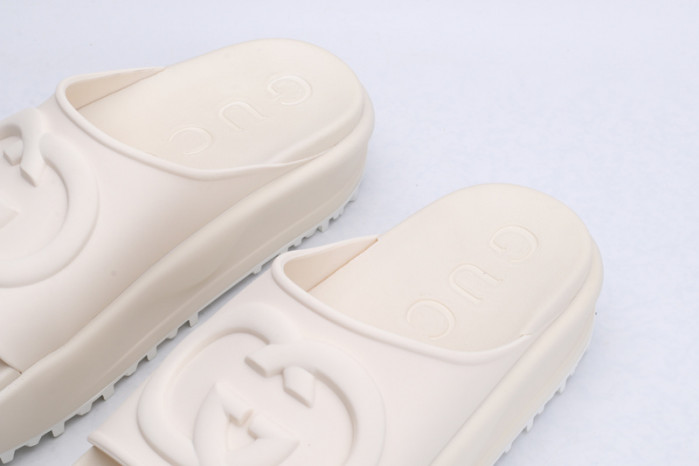 G*u*i* sandal104