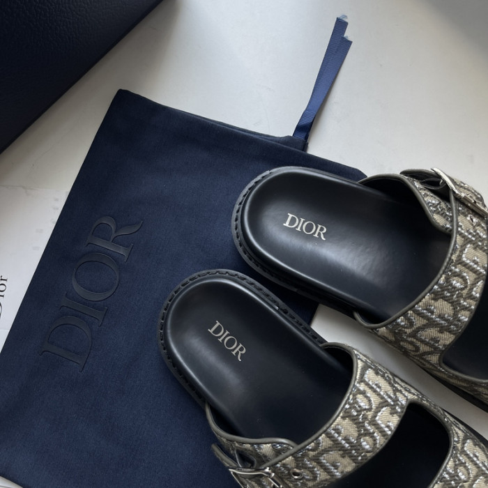 Dio*r sandal 44