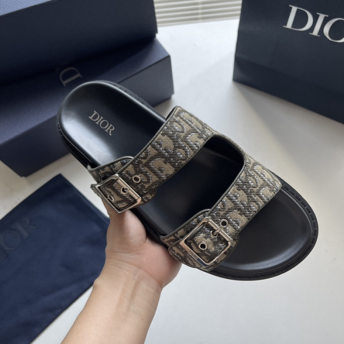 Dio*r sandal 44