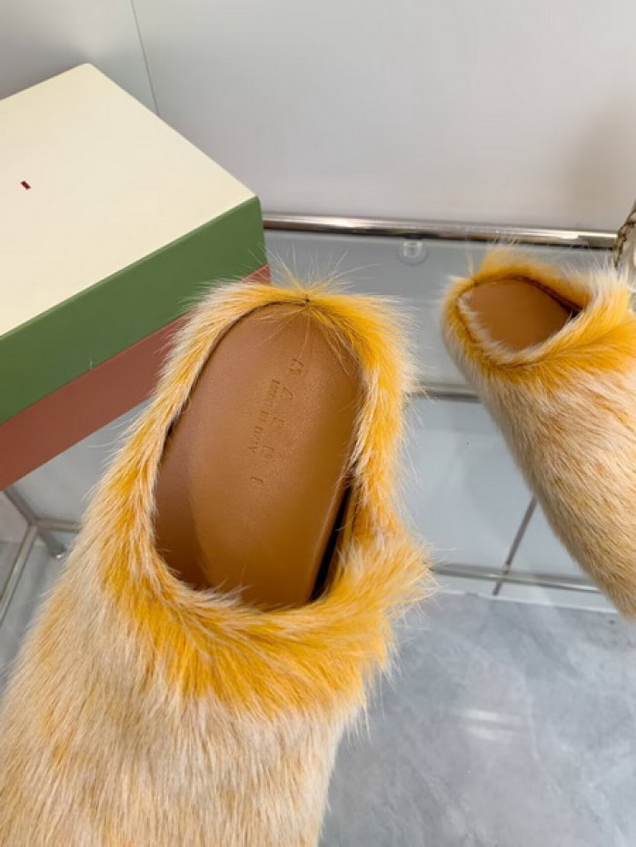 Marni Fussbett Sabot 12