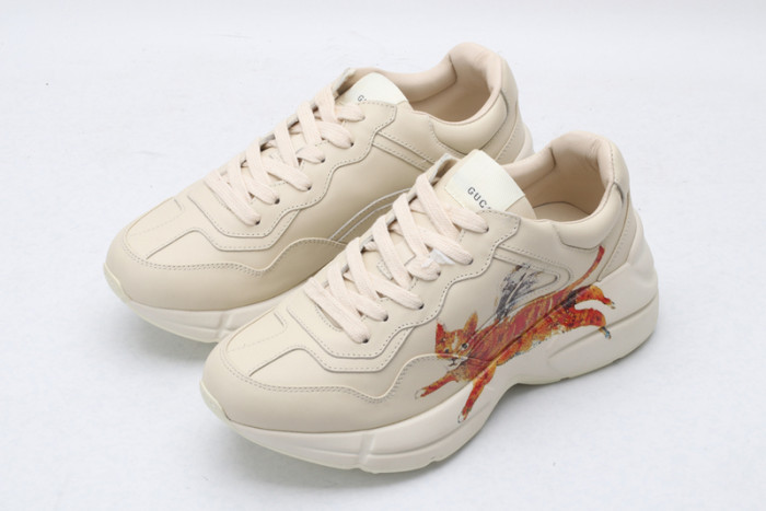 G*u*i* trainer sneaker32