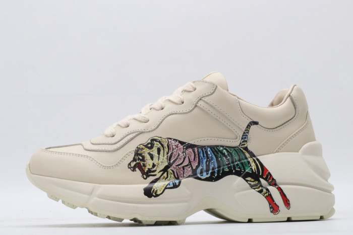 G*u*i* trainer sneaker30