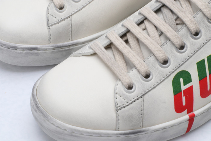G*u*i* trainer sneaker51