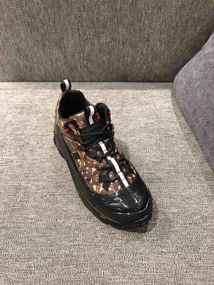 Burber*y sneakers B000001