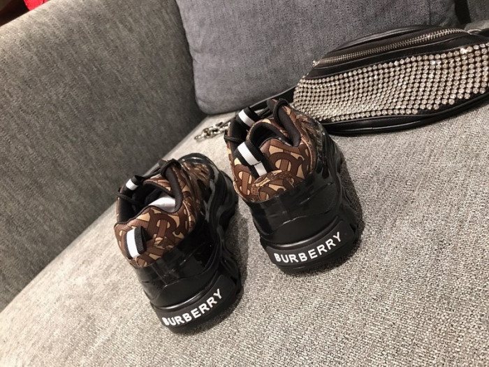 Burber*y sneakers B000001