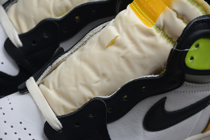 Air Jordan 1 High OG “University Gold” 555088-118