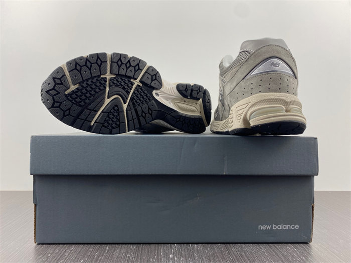 New Balance 2002R Marblehead Light Aluminum ML2002RC