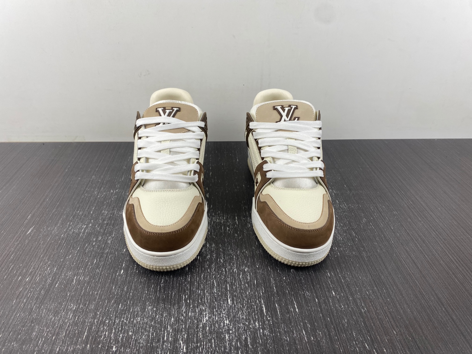 l**is V*t*n lv trainer