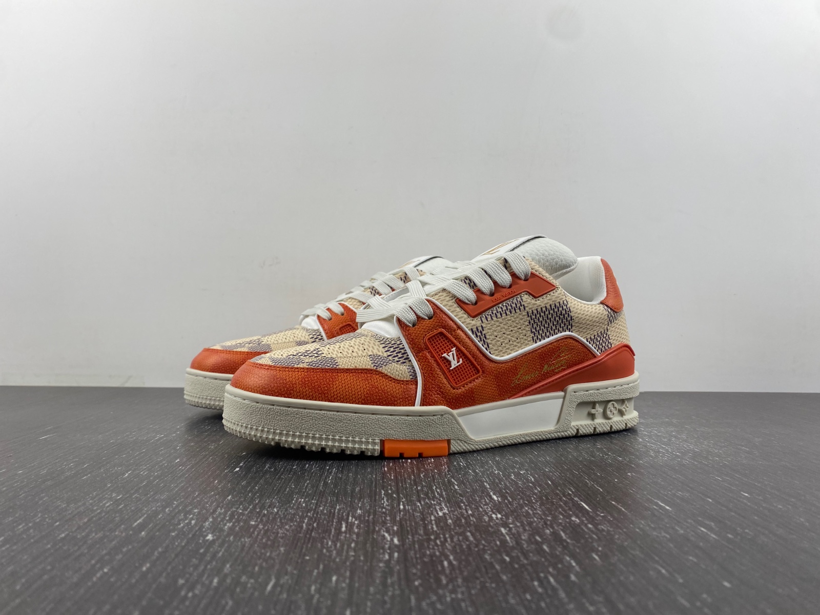 l**is V*t*n lv trainer