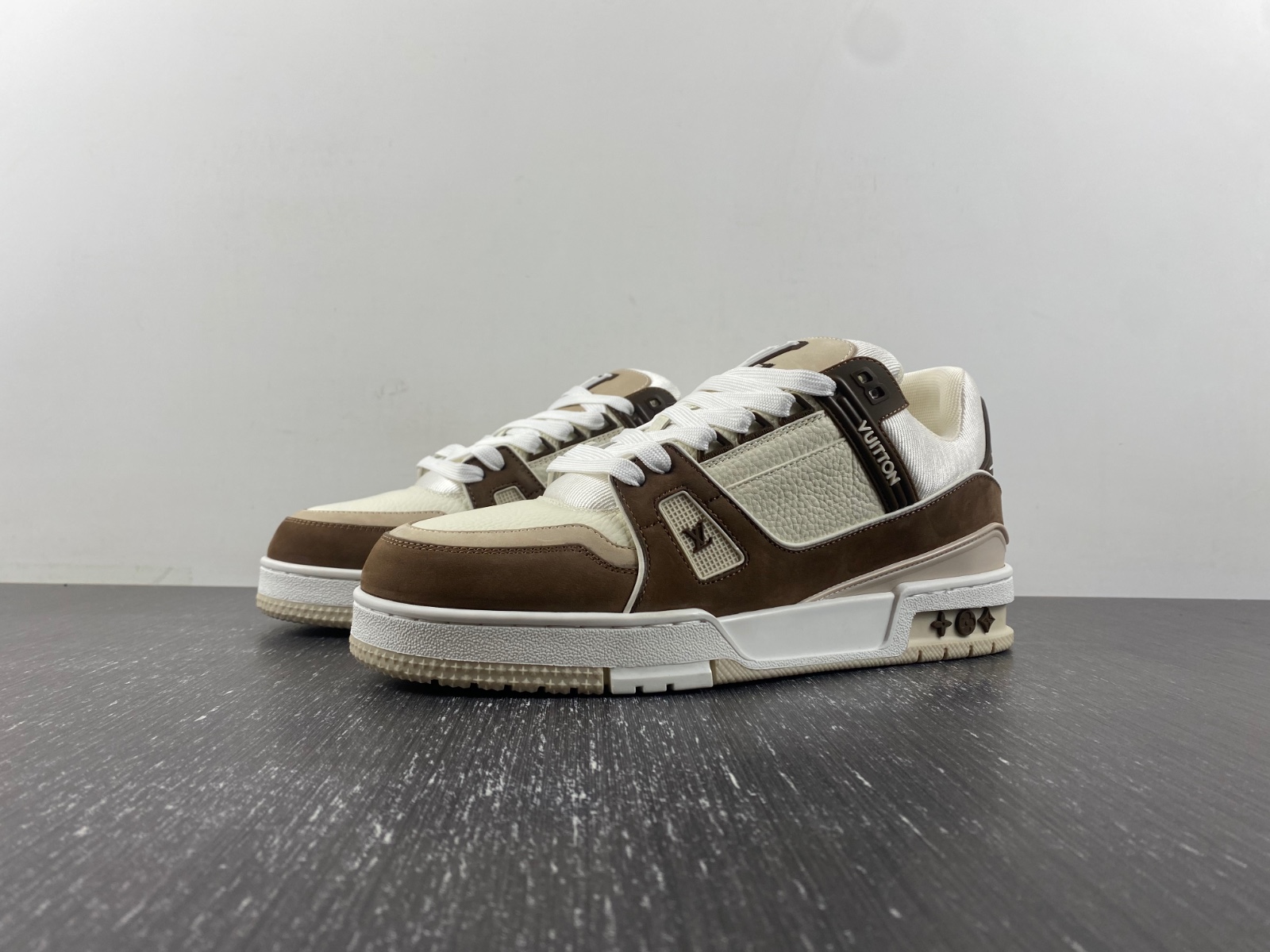 l**is V*t*n lv trainer