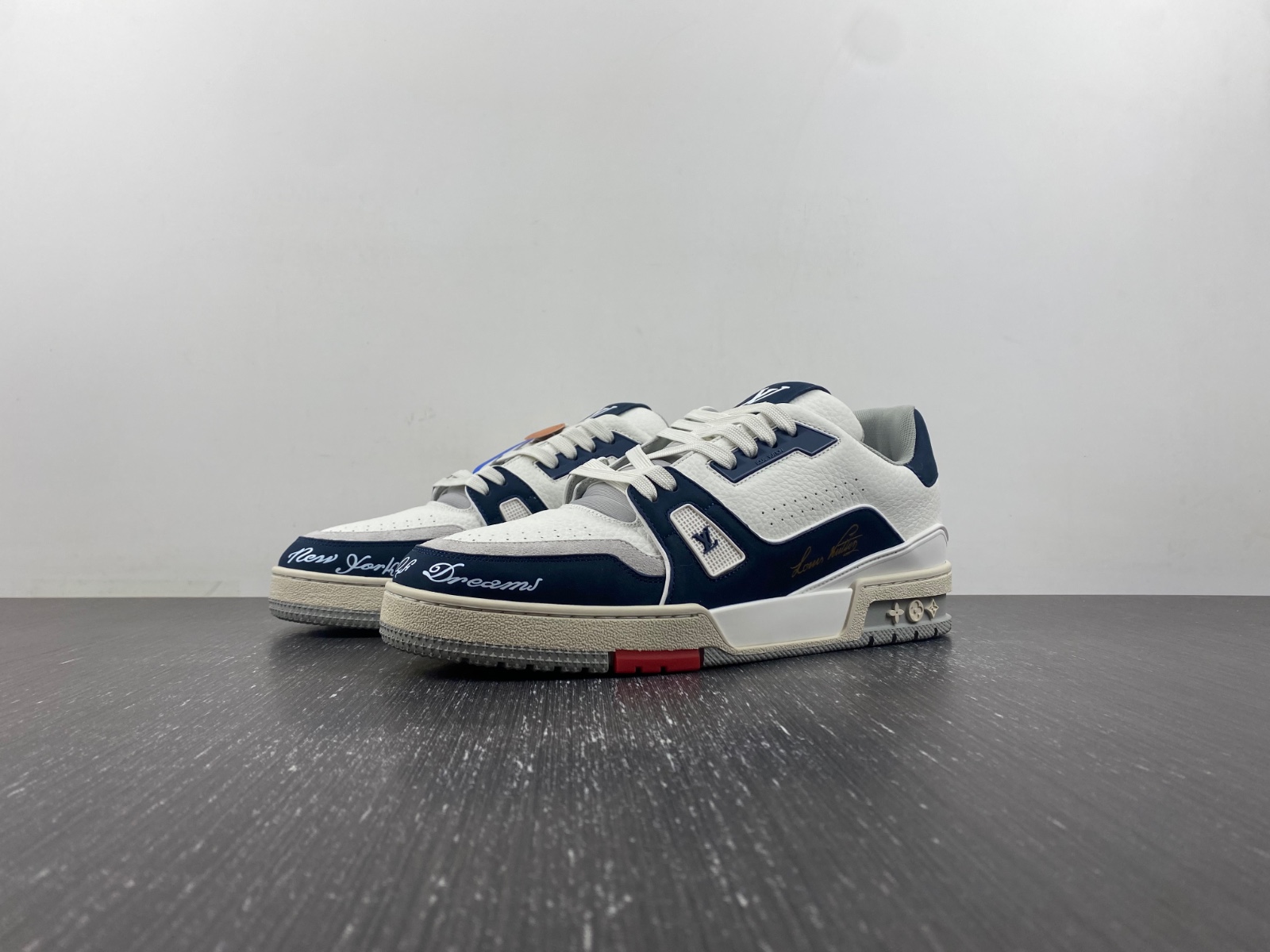 l**is V*t*n lv trainer