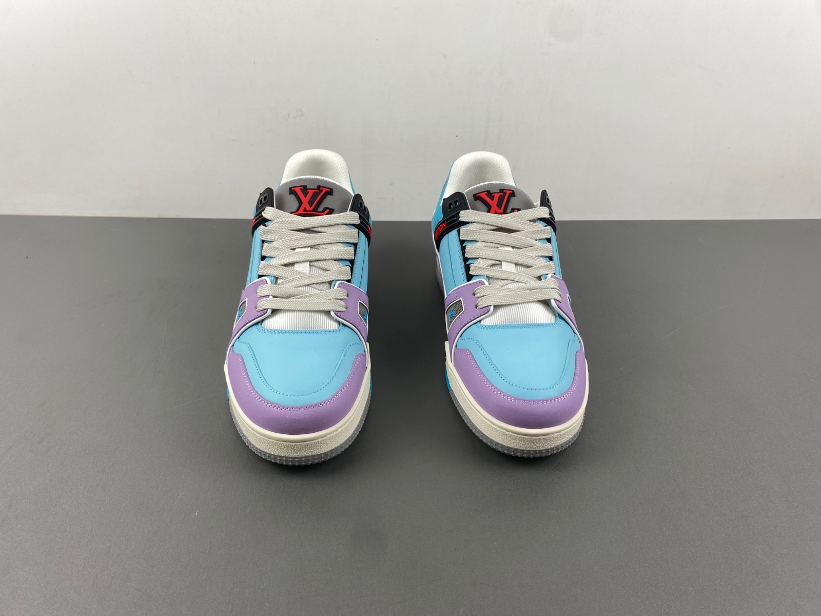 l**is V*t*n lv trainer