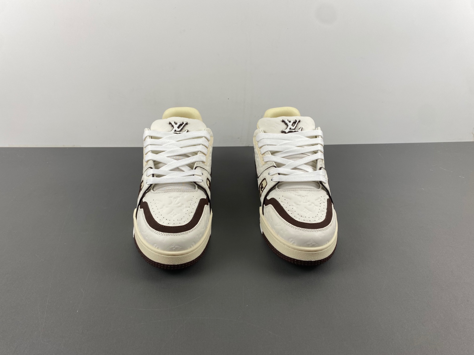 l**is V*t*n lv trainer