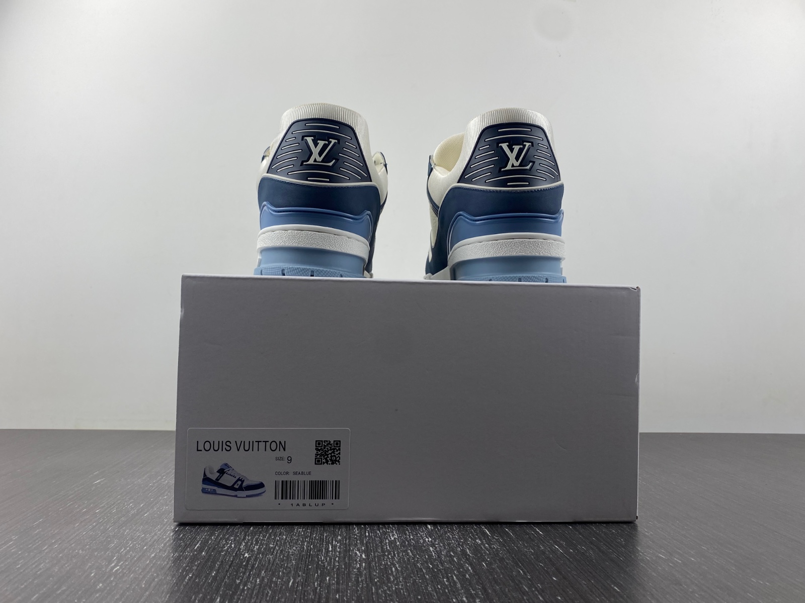 l**is V*t*n lv trainer
