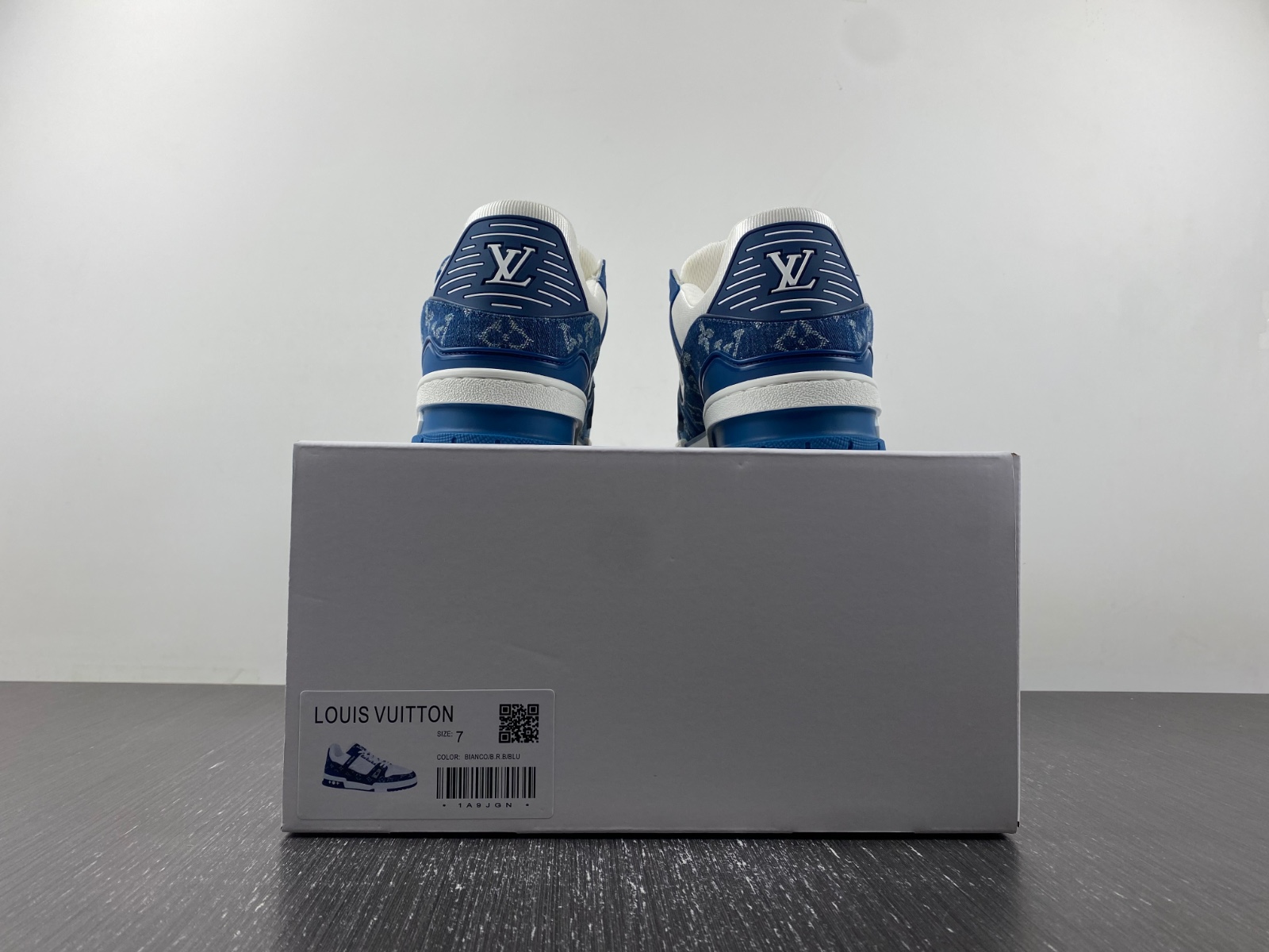 l**is V*t*n lv trainer