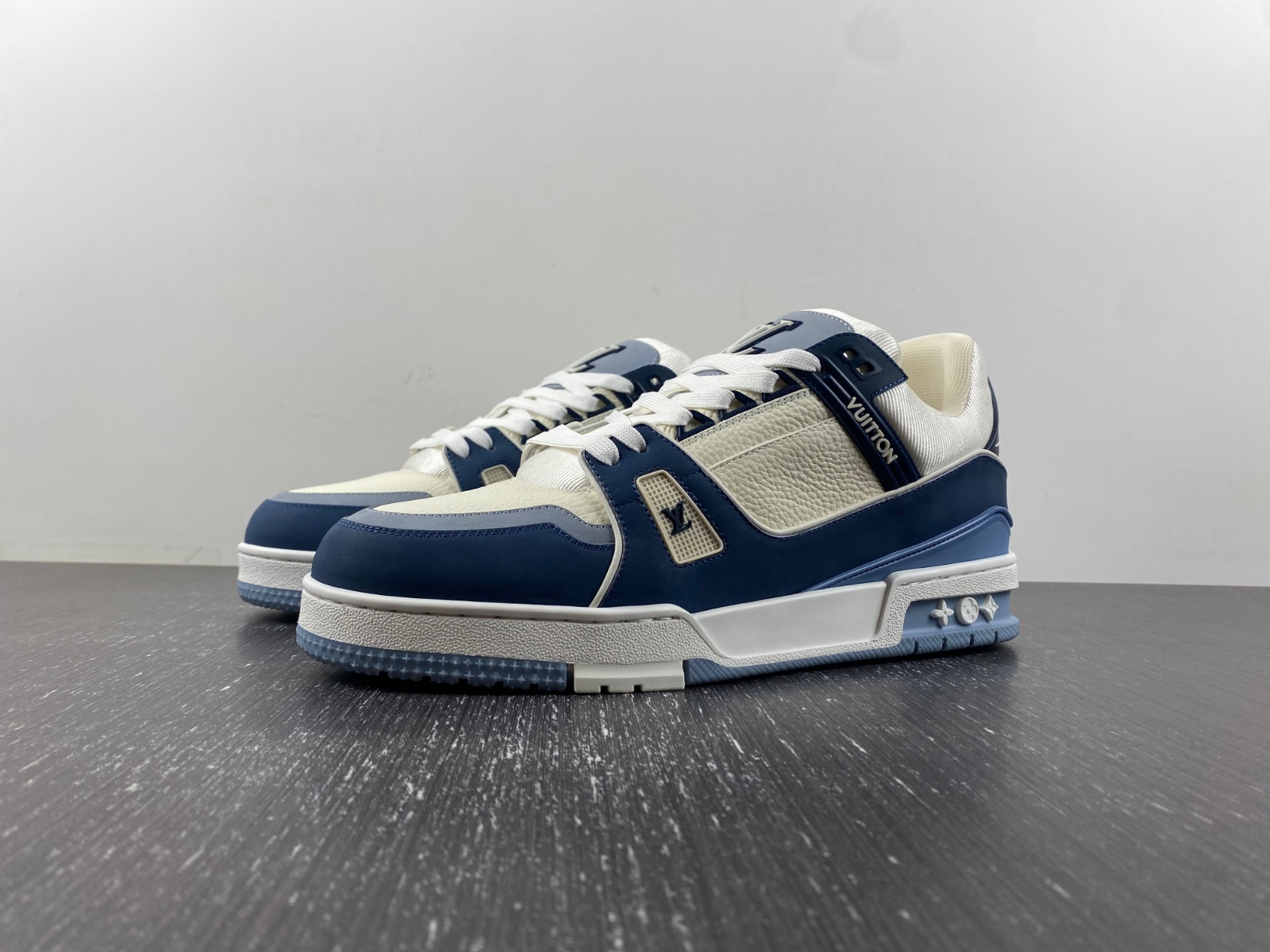 l**is V*t*n lv trainer