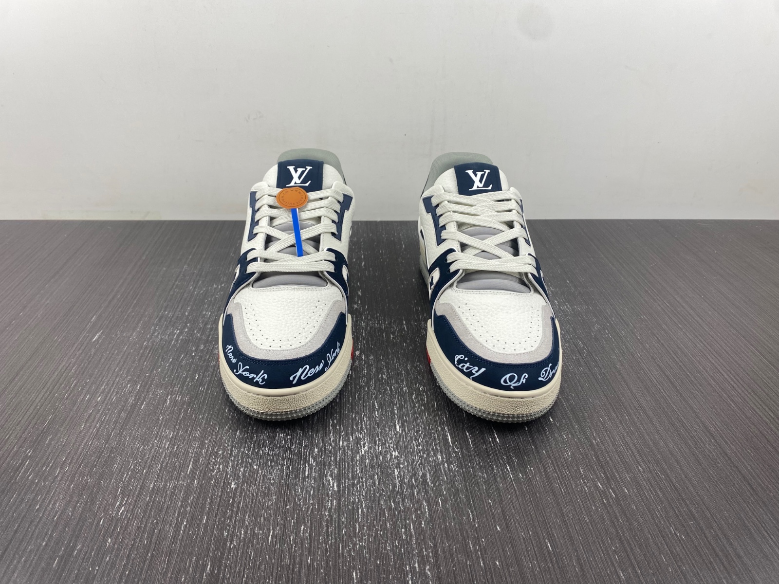 l**is V*t*n lv trainer