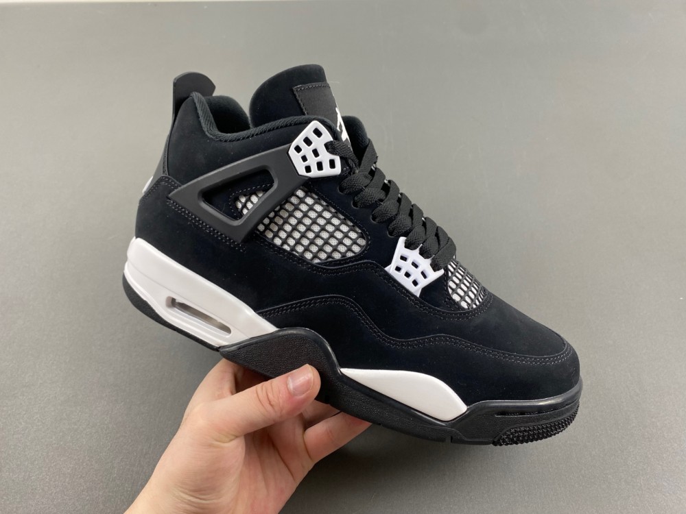 AIR JORDAN 4 RETRO 