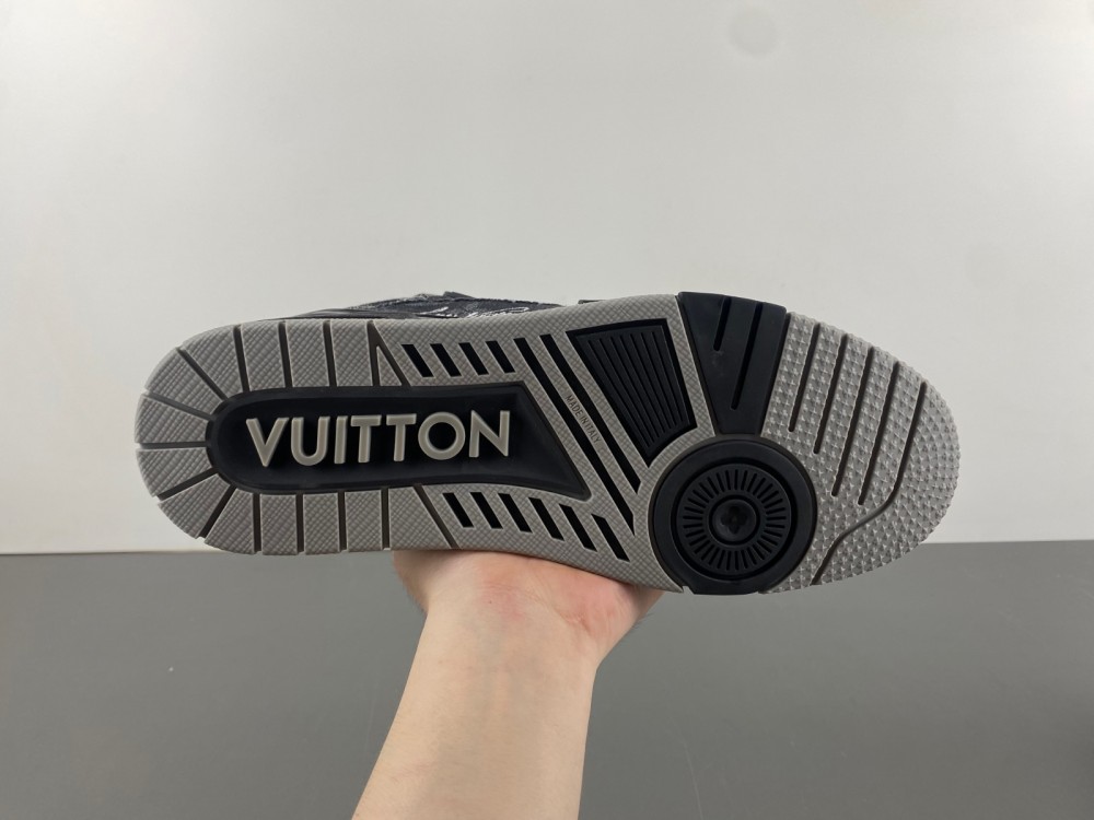 l**is V*t*n lv trainer