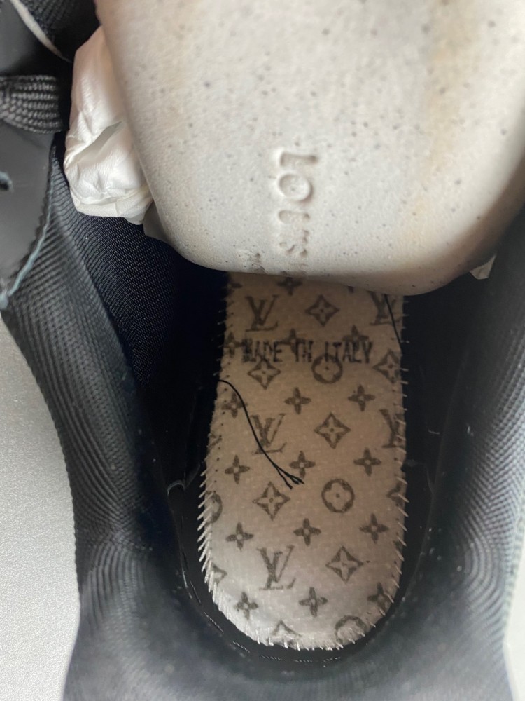 l**is V*t*n lv trainer